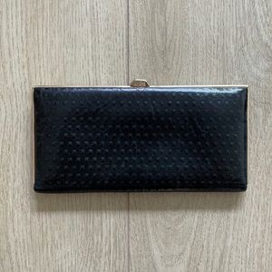 Lodi’s leather wallet